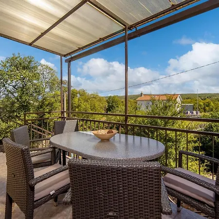 4 Bedroom Lovely In Nyaraló