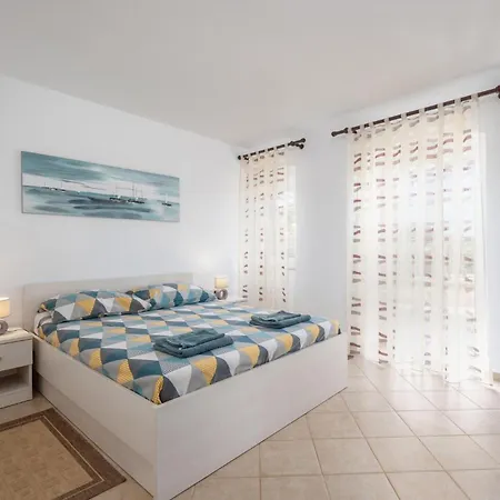 4 Bedroom Lovely In