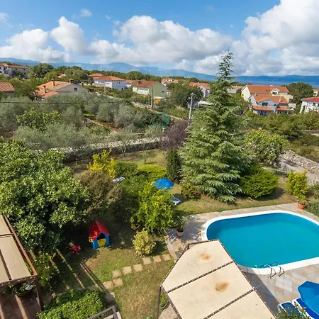 4 Bedroom Lovely In