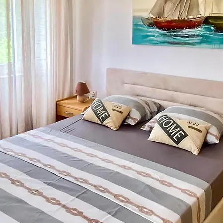 4 Bedroom Lovely In * Sveti Anton