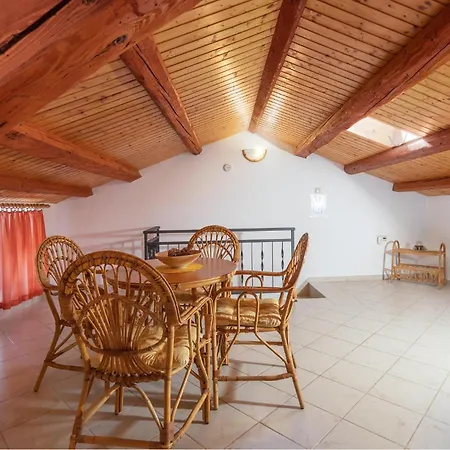4 Bedroom Lovely In * Sveti Anton