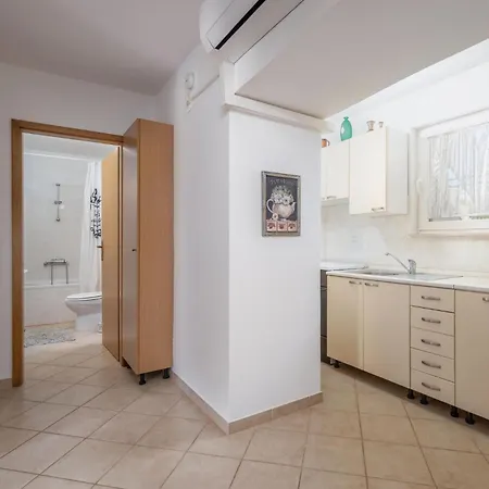 4 Bedroom Lovely Home In Sveti Anton Holiday home Sveti Anton (Krk)
