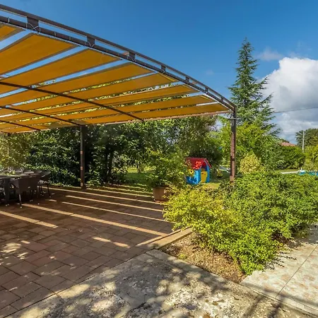 펜션 4 Bedroom Lovely In *